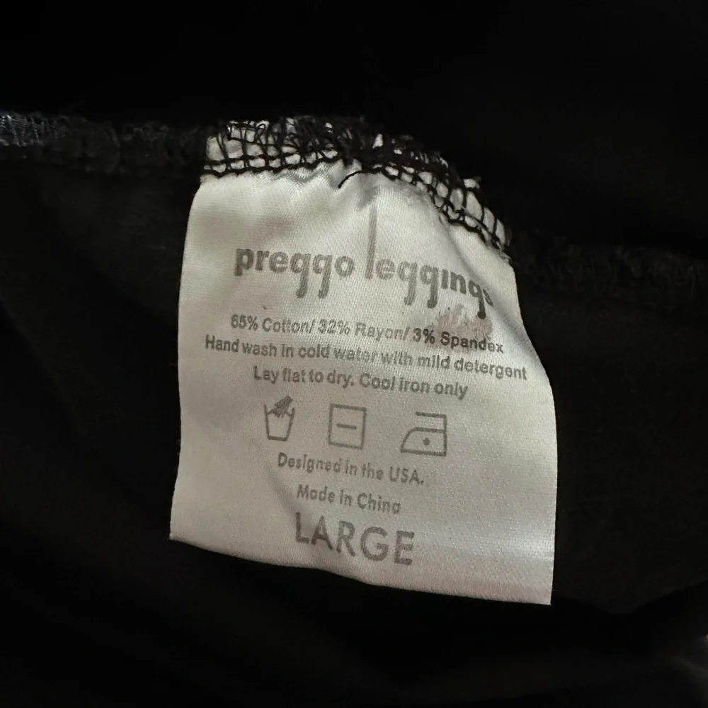 Blackout Moto maternity leggings - Picture 6 of 7